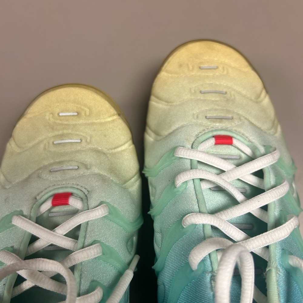 Gradient Women's Sneakers - Picture 3 of 9
